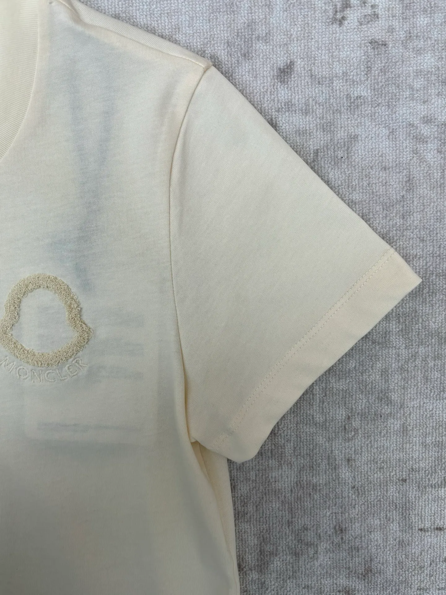 SS 26 T Sizes：S. M. L